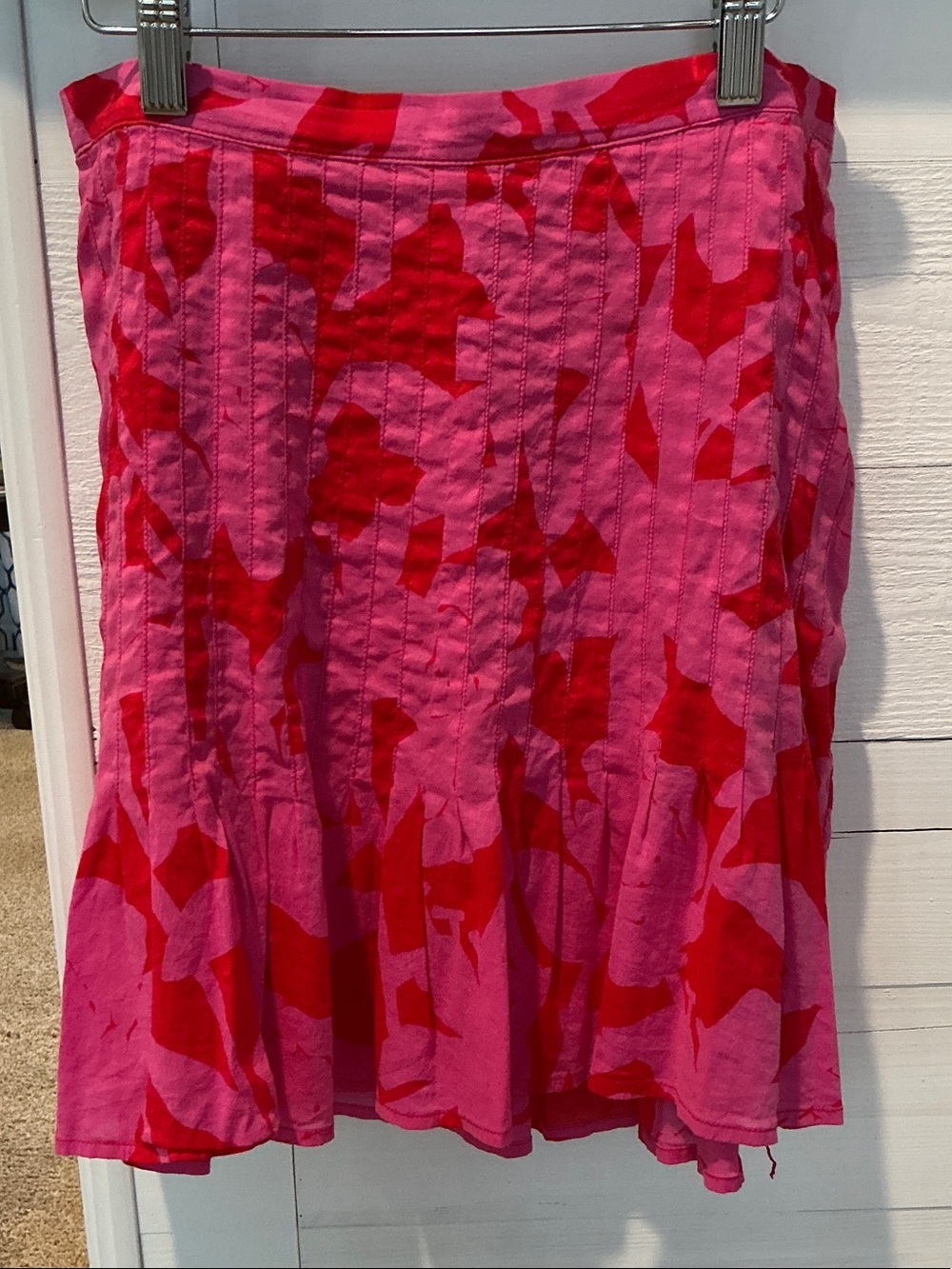 Vineyard Vines Pink and Red A-Line Patterned Skirt size 0. 1736
